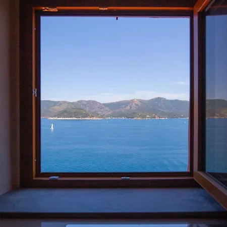 Helloelba Appartamento Il Faro Portoferraio Exterior photo