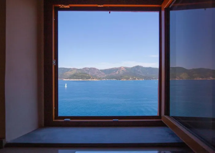 Helloelba Appartamento Il Faro